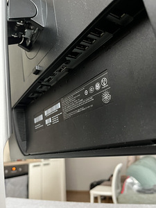 Monitor Dell UltraSharp, 27 дюймов диагональ (4 фото из 6)