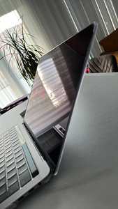 MacBook Pro 2017 13" (A1706, Touch Bar, Thunderbolt) (4 foto / 7)