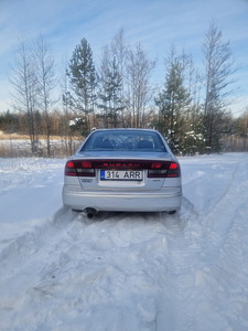 Subaru Legacy (8 фото из 10)