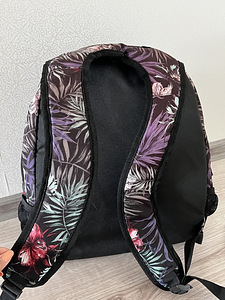 Школьный рюкзак (3 фото из 3)