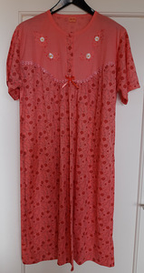 Uus trikotaažist öösärk s. XL (2 foto / 3)