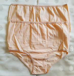 Новые 2 пары трусиков , s.XL (1 фото из 3)