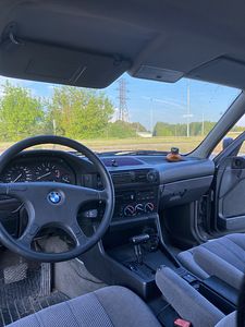 BMW e34 520i 110kw (8 foto / 10)