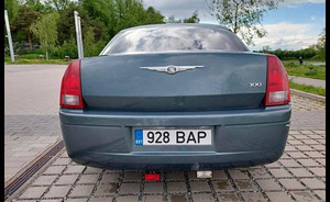 Chrysler 300C (5 foto / 12)