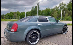 Chrysler 300C (7 foto / 12)