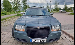 Chrysler 300C (9 foto / 12)