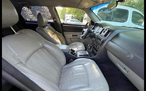 Chrysler 300C (10 foto / 12)