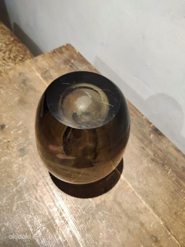 Тяжелая ваза из дымчатого стекла с ниточным декором (фото #6)