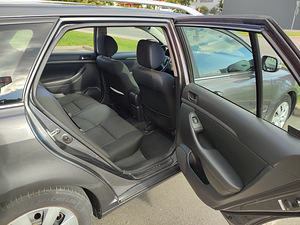 Toyota Avensis (9 foto / 11)