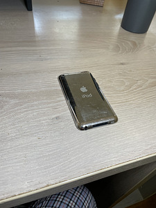 iPod Touch gen 4 + originaalkarp (2 foto / 3)