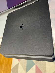PS4 slim + 16 games (2 foto / 2)