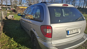 Chrysler Voyager (2 фото из 7)
