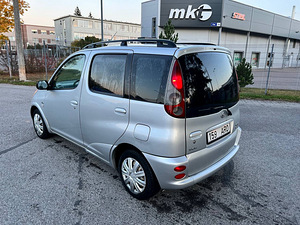 Toyota Yaris verso (5 foto / 9)