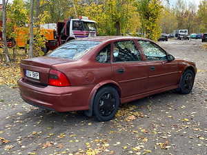 Опель Вектра (4 фото из 9)