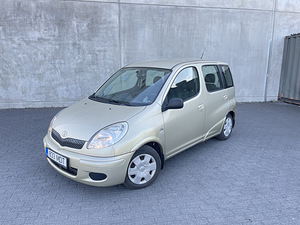 Toyota Yaris verso (1 foto / 10)