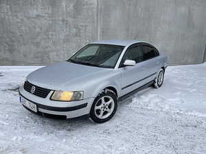 Volkswagen Passat (1 foto / 8)