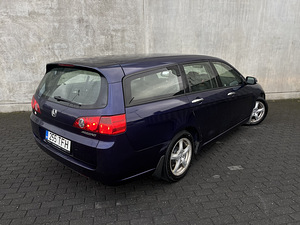 Honda Accord (3 foto / 10)