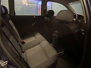 Volkswagen Passat (13 foto / 14)