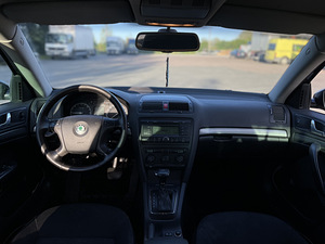 Skoda Octavia (6 фото из 9)