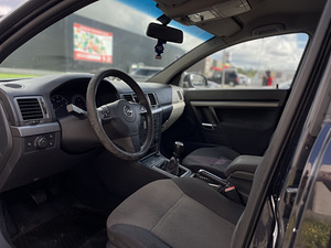 Opel Vectra (7 foto / 8)