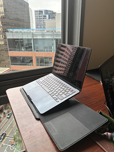 MacBook Air M2 13.6" Midnight 256GB + kehtiv garantii (1 foto / 10)