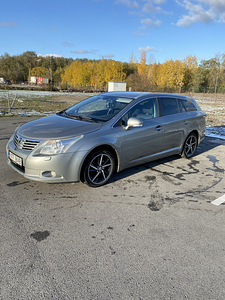 Toyota Avensis 2.2 110кВ (1 foto / 15)