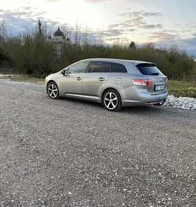Toyota Avensis 2.2 110кВ (9 foto / 15)