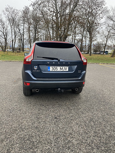 Volvo XC60 2.4 D5 120 kw (7 foto / 15)