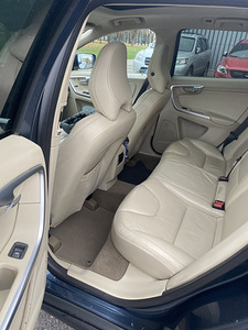 Volvo XC60 2.4 D5 120 kw (14 foto / 15)