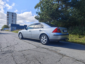 Ford Mondeo (4 фото из 8)