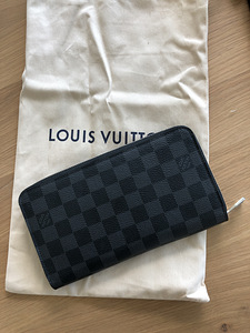 Louis Vuitton ZIPPY ORGANISER (1 foto / 3)