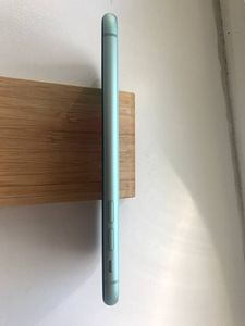 iPhone 11 64 GB Green + USB-C Lightning Apple (9 foto / 9)