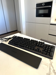 SteelSeries Apex 5 mänguklaviatuur (1 foto / 3)