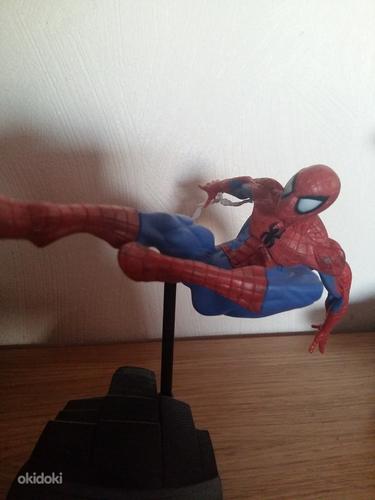 Spiderman фигурка на подставке (фото #1)