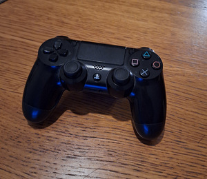 Sony Playstation 4 1TB + 1 Mängupult | Originaalne (4 foto / 4)