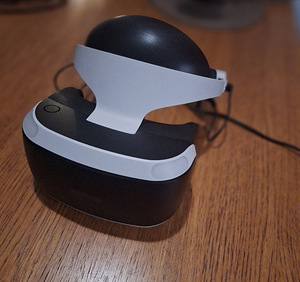 PlayStation®VR + 2 PS Move mängupulti + PS Camera (1 foto / 7)