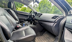 Autorent automaat Mitsubishi Lancer sportbag 1,8 (2 foto / 7)