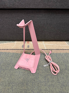 Razer Base Station Chroma Quartz kõrvaklappide alus, roosa (3 foto / 6)