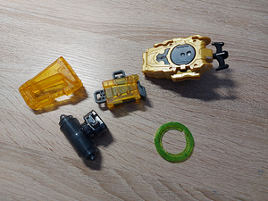 Beyblade takara tomy b 124 (2 foto / 2)