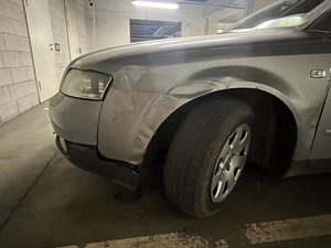 Audi A4 2003 Бензин (10 фото из 11)