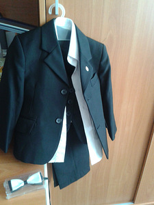Kolmeosaline ülikond (pintsak, püksid, vest) vanuses 2,5 kuni 5-6 aastat (2 foto / 3)