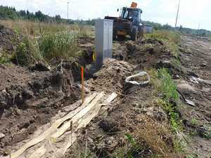 Välistrasside ehitaja (side.- elektritrassid, vesi ja kanal) (2 foto / 3)