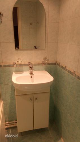 Продам шкаф для ванной со смесителем для раковины (фото #1)