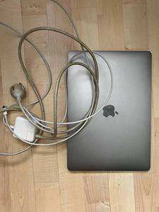 Macbook Air 13 2018 (5 foto / 7)