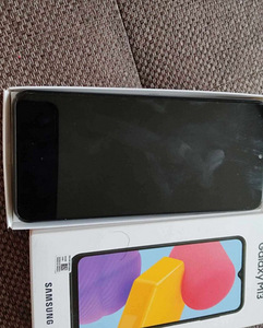 Samsung M13 64gb (1 foto / 2)
