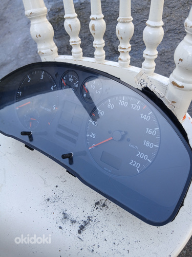 Instrumentide paneel Audi 4. Панель приборов Ауди 4.