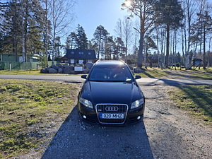 AUDI A4 AVANT (1 foto / 10)