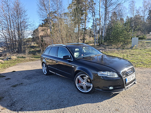 AUDI A4 AVANT (5 foto / 10)