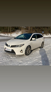 Toyota Auris Hybrid+LPG RENT (2 foto / 2)