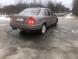Мерседес с180 1.8 90кВт (6 фото из 12)